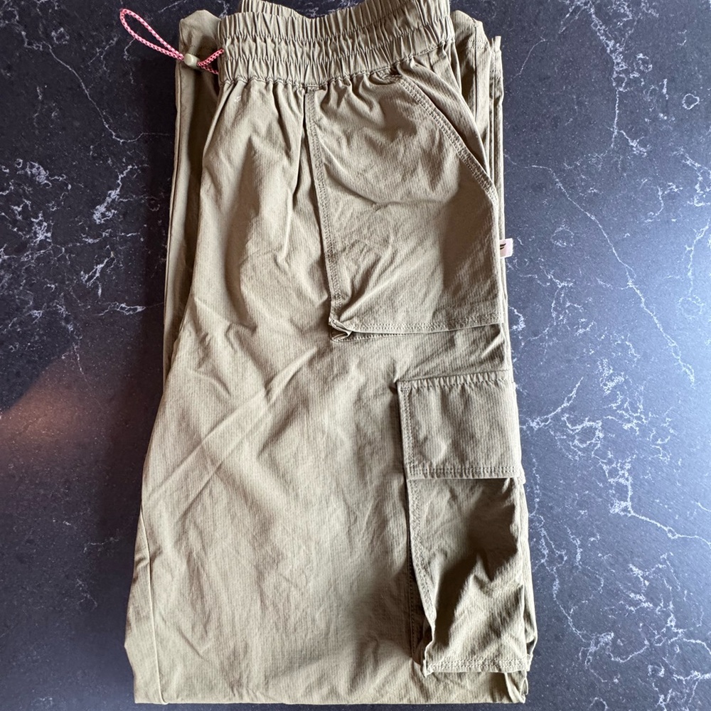 Fabletics Cargo Pants - Picture 8 of 9